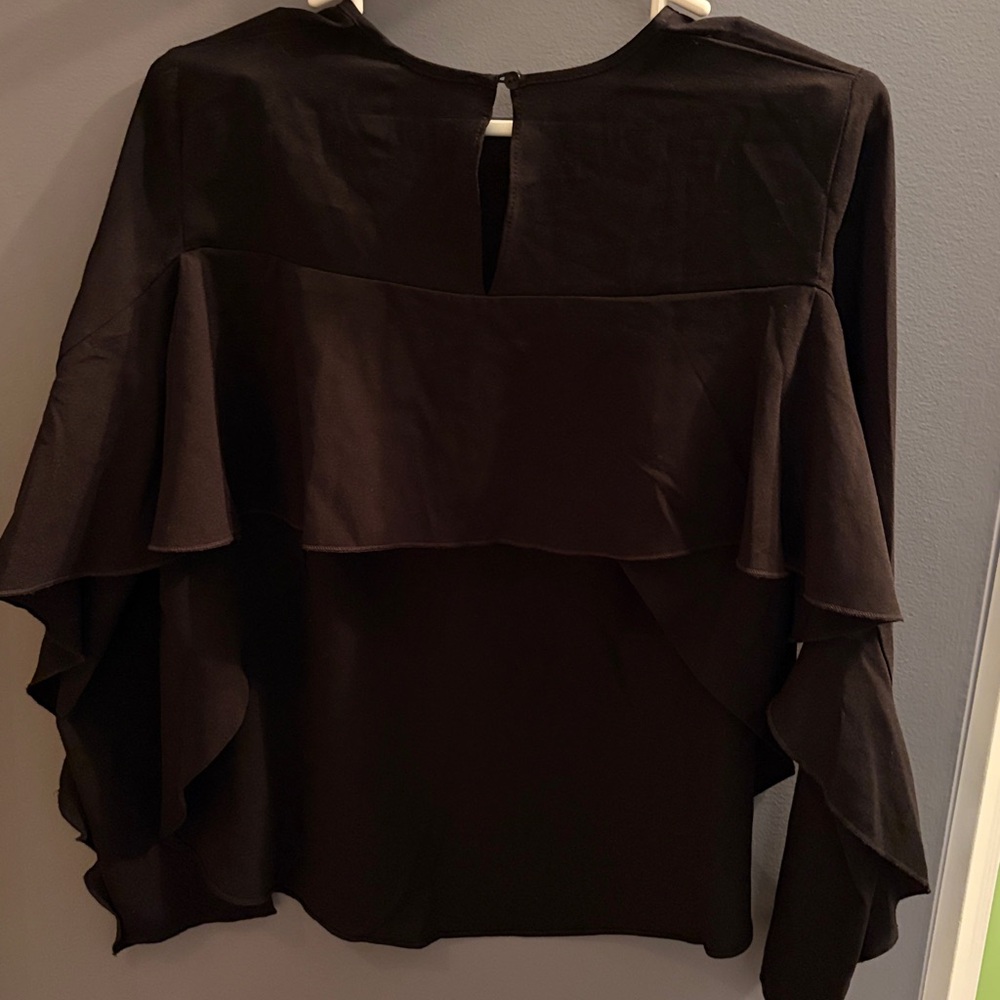 🆕Half Crop Ruffle Blouse - Picture 3 of 6